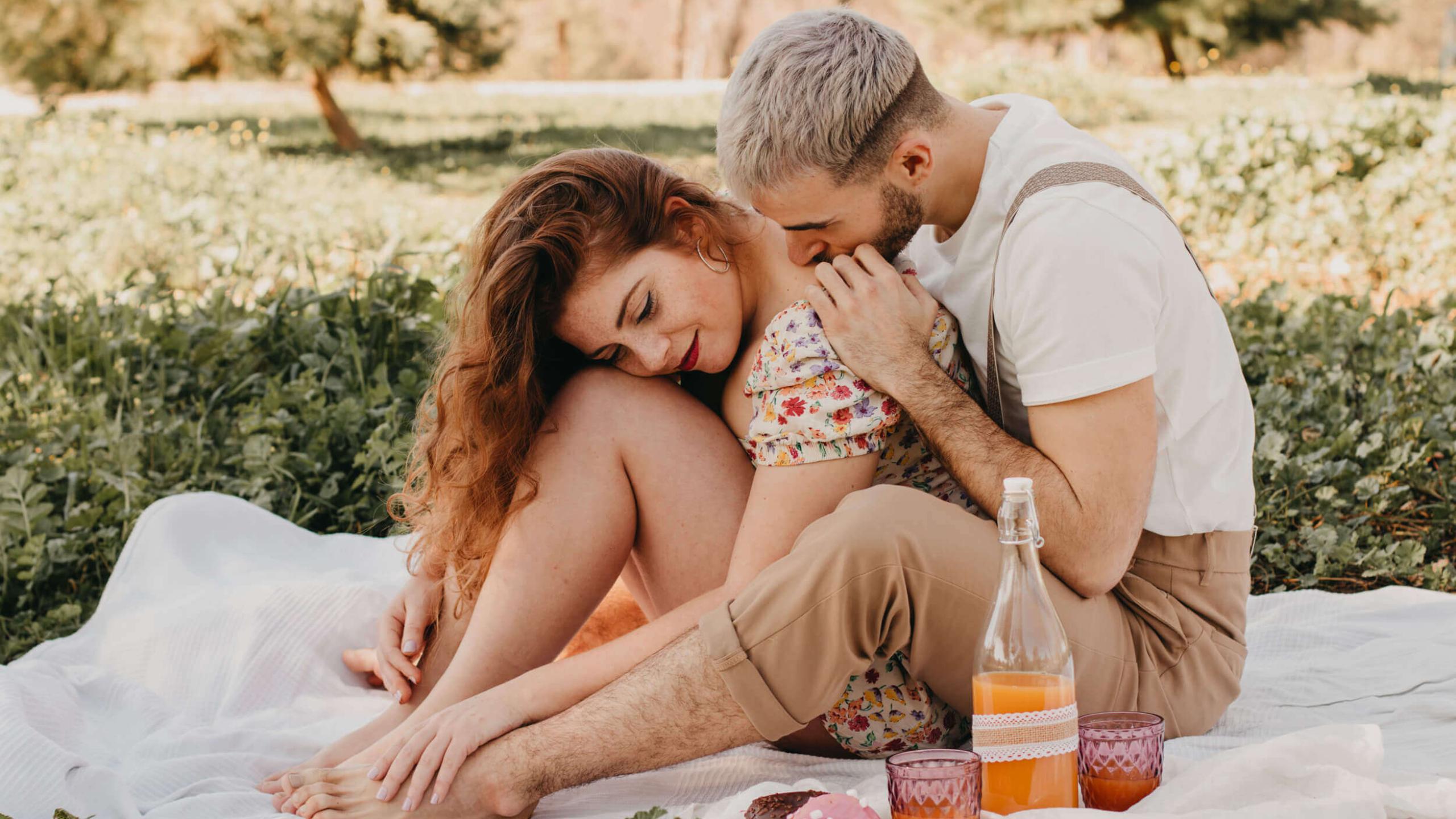 Una pareja de picnic